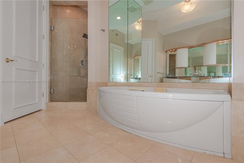 Condo in Sunny Isles Beach, Florida, 2 bedrooms  № 1821775 - photo 20