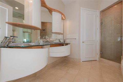 Condo in Sunny Isles Beach, Florida, 2 bedrooms  № 1821775 - photo 19