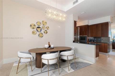 Condo in Sunny Isles Beach, Florida, 2 bedrooms  № 1821775 - photo 9
