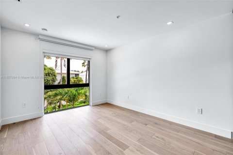 Condo in Key Biscayne, Florida, 4 bedrooms  № 1888758 - photo 12