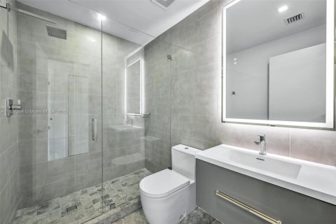 Condo in Key Biscayne, Florida, 4 bedrooms  № 1888758 - photo 21