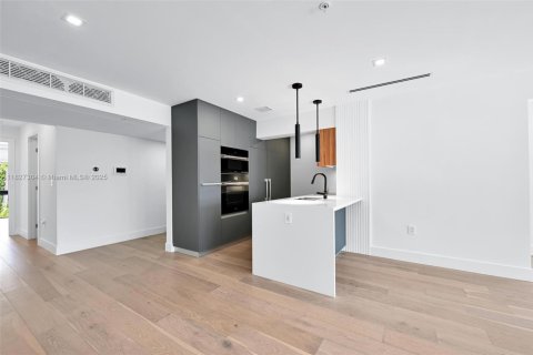 Condo in Key Biscayne, Florida, 4 bedrooms  № 1888758 - photo 2
