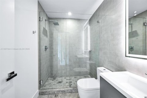Condo in Key Biscayne, Florida, 4 bedrooms  № 1888758 - photo 14