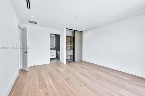Condo in Key Biscayne, Florida, 4 bedrooms  № 1888758 - photo 19