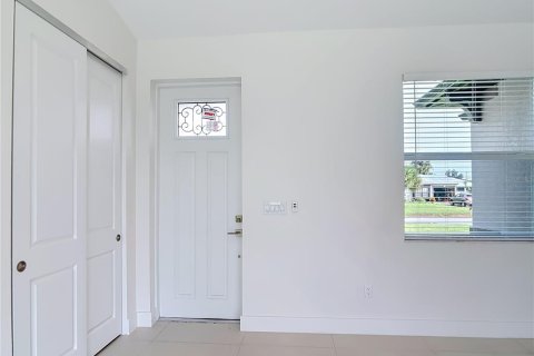 Villa ou maison à vendre à Port Charlotte, Floride: 3 chambres, 138.05 m2 № 2410178 - photo 5
