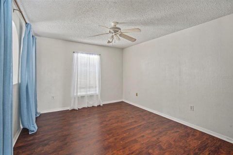 Villa ou maison à louer à Gibsonton, Floride: 4 chambres, 206.43 m2 № 2391167 - photo 23