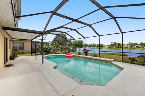 Villa ou maison à Gibsonton, Floride 4 chambres, 206.43 m2 № 2391167
