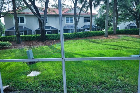 Снять в аренду таунхаус в Уэстон, Флорида 2 спальни, 105.07м2, № 1806066 - фото 14