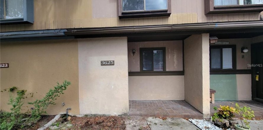 Townhouse in Ocala, Florida 2 bedrooms, 107.21 sq.m. № 2206125