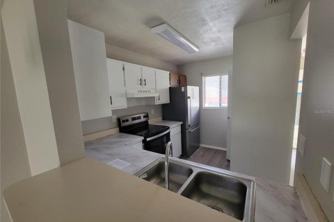 Townhouse in Ocala, Florida 2 bedrooms, 107.21 sq.m. № 2206125 - photo 3
