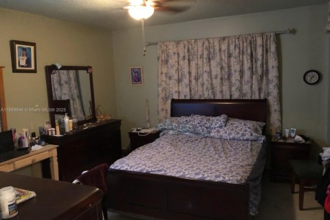 House in Dania Beach, Florida 3 bedrooms, 149.11 sq.m. № 1945574 - photo 7