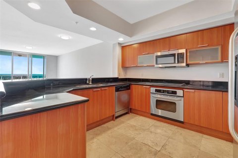 Condo in North Miami, Florida, 3 bedrooms  № 2021785 - photo 15