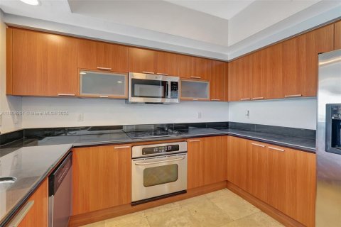 Condo in North Miami, Florida, 3 bedrooms  № 2021785 - photo 18