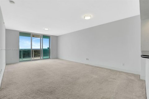 Condo in North Miami, Florida, 3 bedrooms  № 2021785 - photo 22