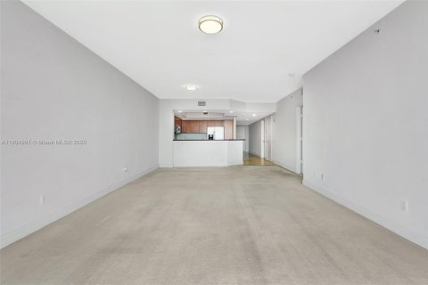 Condo in North Miami, Florida, 3 bedrooms  № 2021785 - photo 30