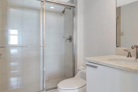 Condo in North Miami, Florida, 3 bedrooms  № 2021785 - photo 11