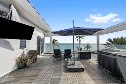Villa ou maison à vendre à Hollywood, Floride: 10 chambres, 765.51 m2 № 2174198 - photo 17