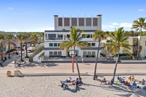 Villa ou maison à vendre à Hollywood, Floride: 10 chambres, 765.51 m2 № 2174198 - photo 2