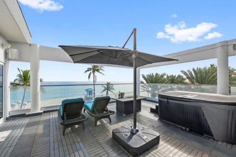 Villa ou maison à vendre à Hollywood, Floride: 10 chambres, 765.51 m2 № 2174198 - photo 16