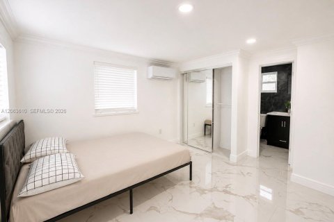 Villa ou maison à Miramar, Floride 5 chambres, 108.97 m2 № 2268262