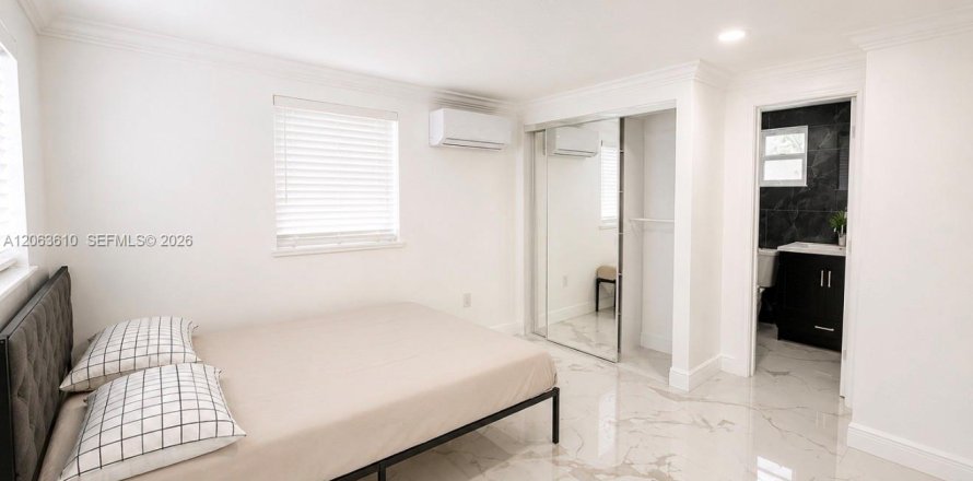 Villa ou maison à Miramar, Floride 5 chambres, 108.97 m2 № 2268262