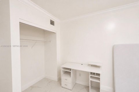 Villa ou maison à louer à Miramar, Floride: 5 chambres, 108.97 m2 № 2268262 - photo 10