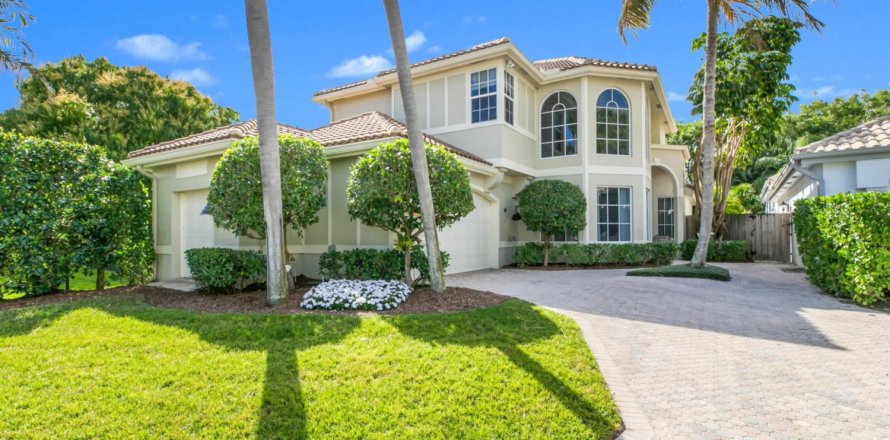 House in Wellington, Florida 3 bedrooms, 222.04 sq.m. № 1102210