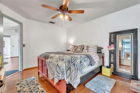 House in Orlando, Florida 3 bedrooms, 132.66 sq.m. № 1850976 - photo 14