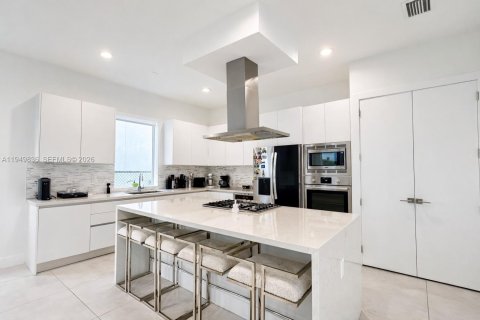 Купить виллу или дом в Дорал, Флорида 5 спален, 336.68м2, № 2008930 - фото 6