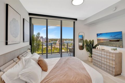 Condo in Miami Beach, Florida, 2 bedrooms  № 2011833 - photo 14