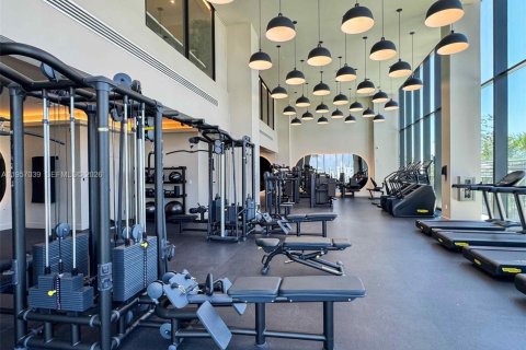 Condo in Miami Beach, Florida, 2 bedrooms  № 2011833 - photo 30