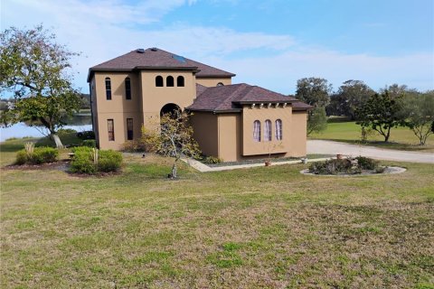 Casa en venta en Eustis, Florida, 5 dormitorios, 444.17 m2 № 1614855 - foto 1