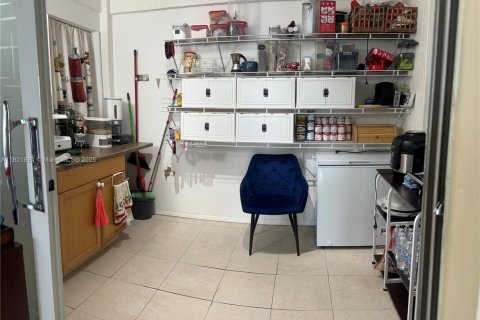 House in Miami, Florida 3 bedrooms, 161.65 sq.m. № 1794532 - photo 29
