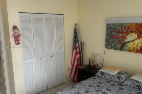 House in Miami, Florida 3 bedrooms, 161.65 sq.m. № 1794532 - photo 20
