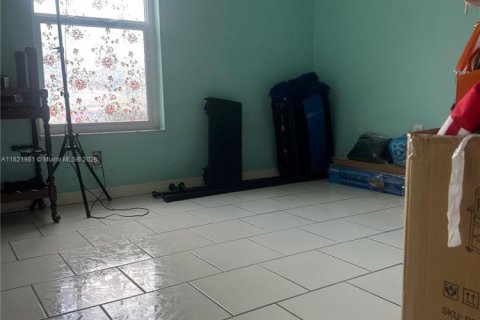 House in Miami, Florida 3 bedrooms, 161.65 sq.m. № 1794532 - photo 19