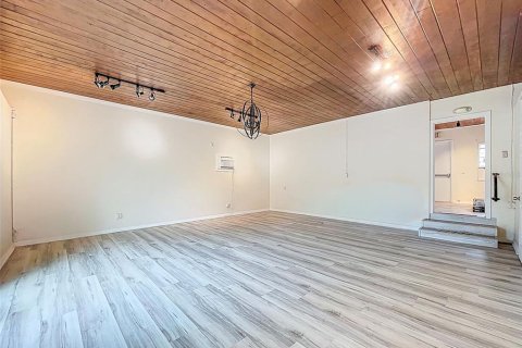 Propiedad comercial en alquiler en Ruskin, Florida, 286.14 m2 № 1905112 - foto 19