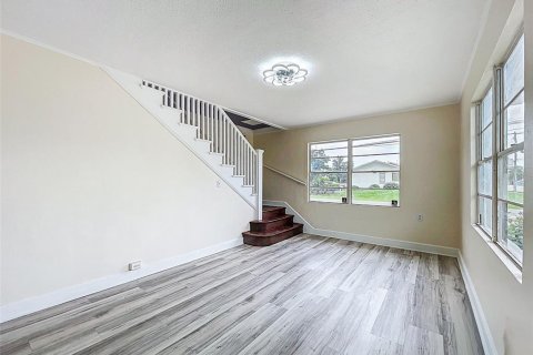 Propiedad comercial en alquiler en Ruskin, Florida, 286.14 m2 № 1905112 - foto 12