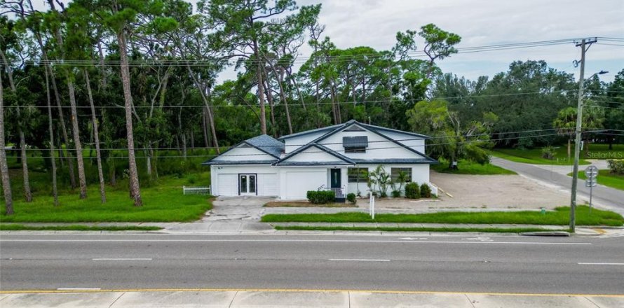 Propiedad comercial en Ruskin, Florida 286.14 m2 № 1905112