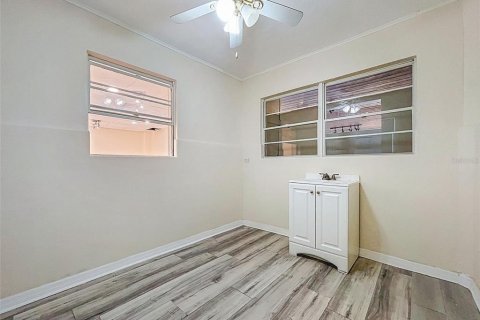 Propiedad comercial en alquiler en Ruskin, Florida, 286.14 m2 № 1905112 - foto 25
