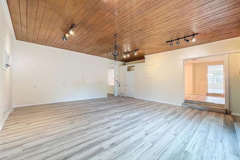 Propiedad comercial en alquiler en Ruskin, Florida, 286.14 m2 № 1905112 - foto 18