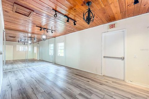 Propiedad comercial en alquiler en Ruskin, Florida, 286.14 m2 № 1905112 - foto 21