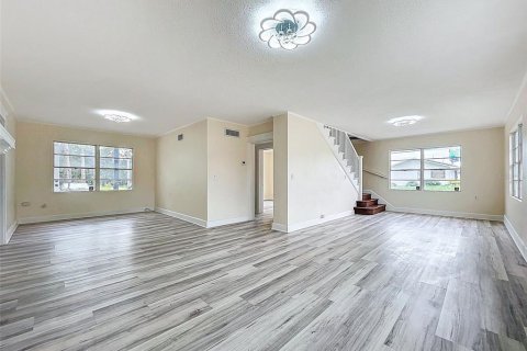 Propiedad comercial en alquiler en Ruskin, Florida, 286.14 m2 № 1905112 - foto 13