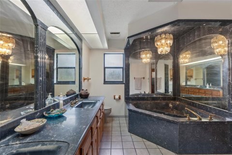 House in Wesley Chapel, Florida 3 bedrooms, 222.41 sq.m. № 1718372 - photo 7