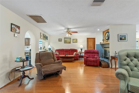 House in Wesley Chapel, Florida 3 bedrooms, 222.41 sq.m. № 1718372 - photo 14