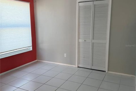 House in Cape Coral, Florida 3 bedrooms, 124.21 sq.m. № 2219552 - photo 7