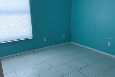House in Cape Coral, Florida 3 bedrooms, 124.21 sq.m. № 2219552 - photo 9