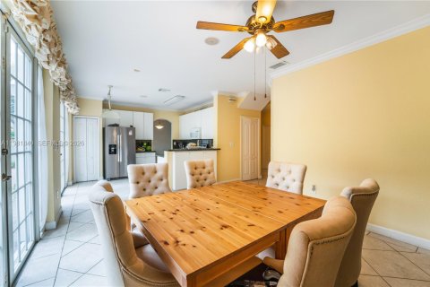 House in Miami, Florida 4 bedrooms, 231.61 sq.m. № 2043021 - photo 17