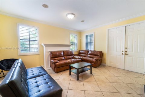 House in Miami, Florida 4 bedrooms, 231.61 sq.m. № 2043021 - photo 7