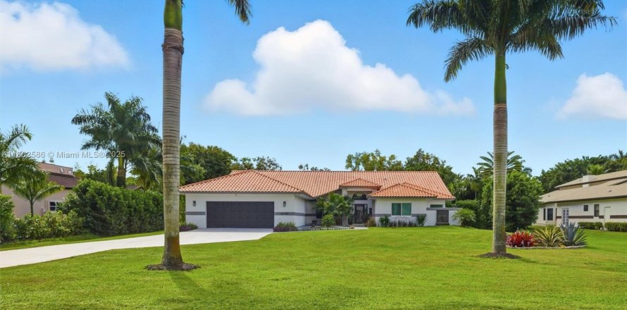 Дом в Плантация, Флорида 5 спален, 309.55м2 № 1953086