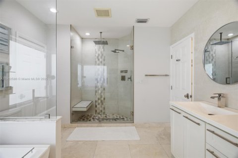 Купить виллу или дом в Плантация, Флорида 5 спален, 309.55м2, № 1953086 - фото 17